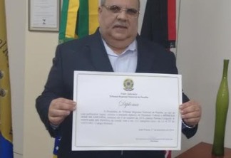 Rômulo recebe diploma no TRE e participa de ação beneficente da LBV