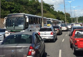 Acidente automobilístico para trânsito de João Pessoa nesta segunda-feira