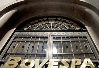 Todas as 70 ações do Ibovespa caem, e principal índice da Bolsa perde 4,37%