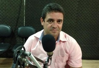 Charliton diz que Cássio não tem moral para pedir a renúncia de Dilma