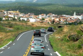 RC inaugura estradas e beneficia mais de 125 mil pessoas no Sertão  