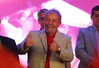 Após ameaça de protesto armado em defesa de Dilma, Lula diz que a 'maior arma' é o Plano de Educação