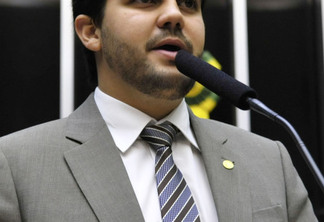 VEJA VÍDEO: Deputado federal Paraibano critica 'loteamento' de ministérios realizado pelo Palácio do Planalto