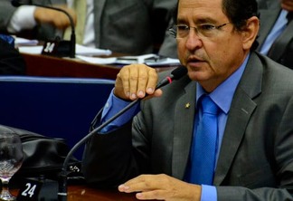 'Saída do PMDB do governo e sua aliança com o PSDB é a cartada final para o golpe', dispara Anísio Maia