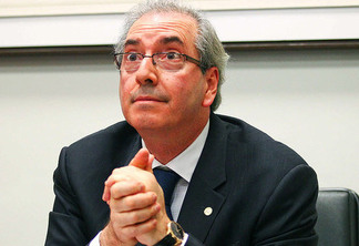 Parlamentares entregam representação a Janot na qual pedem afastamento Cunha