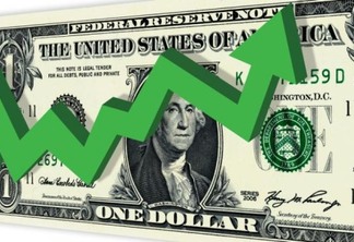 Dólar bate em R$ 3,89 e BC intervém