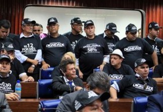 PREFEITOS DE LUTO: Protestando na Assembléia eles pedem socorro