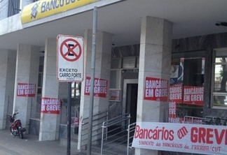 Bancários rejeitam proposta da Fenaban e continuam em greve