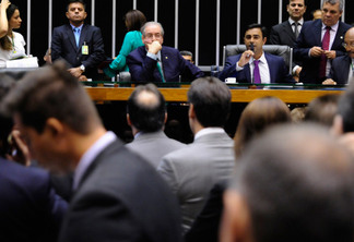 Partidos lançam nomes à sucessão de Cunha e ameaçam dividir base do governo Temer