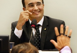 MAIS FALTOSO: O parlamentar paraibano gazeteiro da Câmara é Benjamin Maranhão