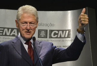 "O navio do Brasil não está afundando" afirmou Bill Clinton em visita ao país