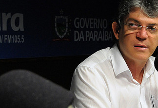 Ricardo Coutinho acusa Cássio de pregar caos e querer tomar poder à força: "oportunista"