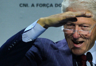 Bill Clinton sai em defesa do Brasil e afirma que 'o barco não está afundando'