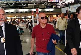 Cerveró é hostilizado em voo para o Rio, onde passará o Natal