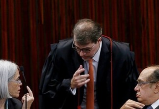 Com o processo de impeachment quase parando, ações no TSE são ameaça maior para Dilma em 2016
