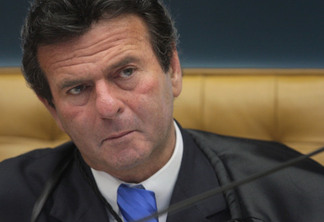 Fux acompanha Barroso e é quarto ministro do STF a divergir de Fachin sobre impeachment