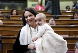 Uma deputada amamentou seu bebê dentro do Congresso Nacional, a exemplo de Manuela D’Ávila