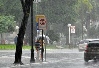 DEFESA CIVIL: Em 24 horas, chove mais de 35 mm em João Pessoa