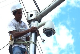 Prefeitura instala câmeras e inicia trabalho de videomonitoramento no Centro da Capital