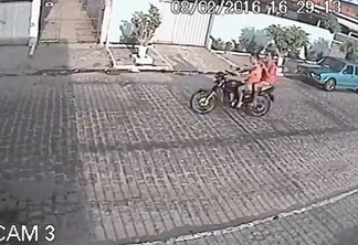 Criança é atropelada em João Pessoa; mesmo sem ter culpa população tenta linchar motociclista - VEJA VÍDEO