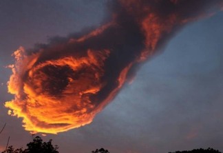 Foto de nuvens que parecem uma “bola de fogo” no céu está chamando a atenção na internet