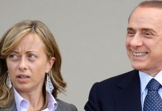 Ser mulher, mãe e prefeita são atividades incompatíveis, diz Berlusconi