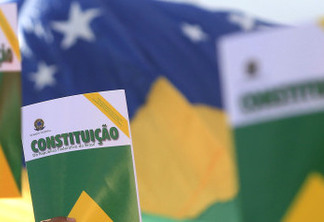 'Brasil está passando pela mudança que precisa encarar há tempos' - Por Márcio Coimbra