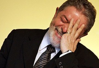 Lula aceita convite de Dilma e assumirá Casa Civil