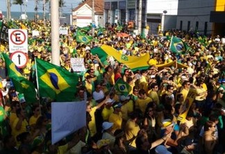 Atos contra o Governo Federal enchem ruas em Campina Grande e João Pessoa