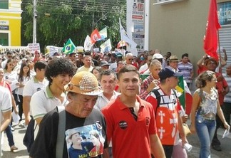 Ato 'Pró-Democracia' em Cajazeiras conta com 1200 participantes