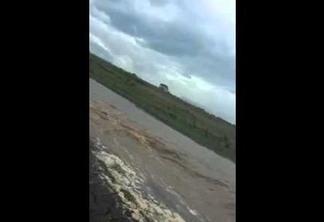 VEJA VÍDEO: Açude em Cajazeiras recebe grande volume de água após chuvas