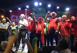 Frei Anastácio elogia Ricardo Coutinho durante manifestações: 'Ele tomou posição e permanece firme'