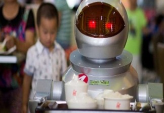 Garçons robôs são “demitidos” por incompetência na China