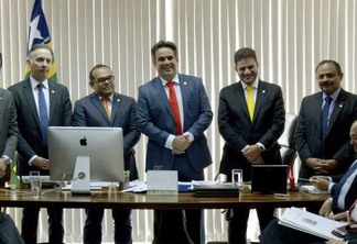 Brasília-  Reunião da executiva nacional do PP para marcar convenção e decidir se continua na base do governo, o senador Ciro Nogueira fala durante a reunião (José Cruz/Agência Brasil)