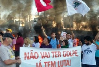 Grupos de manifestantes contra o impeachment travam rodovias de São Paulo
