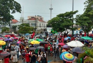 Manifestantes contra o impeachment realizam mobilização em João Pessoa