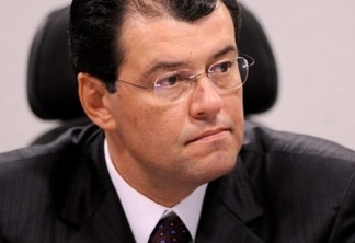 Pemedebista Eduardo Braga deixa Ministério de Minas e Energia