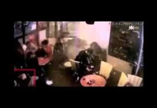 VEJA VÍDEO - Canal de TV francês mostra momento do ataque de homem-bomba em restaurante de Paris