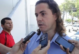 'TCE comprovou o caos na saúde de Campina Grande', dispara Veneziano sobre contas de Romero