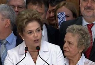 Dilma lamenta falta de mulheres e negros no Ministério de Temer; ASSISTA