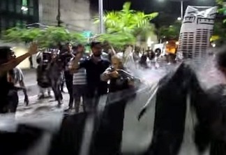 CENA FORTE: Policial militar atira no rosto de manifestante em Recife e gera protestos - VEJA VÍDEO