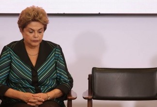 Dilma chega ao Palácio do Planalto, após gravar vídeo no Alvorada