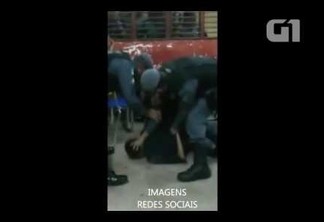 Vídeo mostra jovem sendo detido por policiais dentro de sala de aula - VEJA VÍDEO