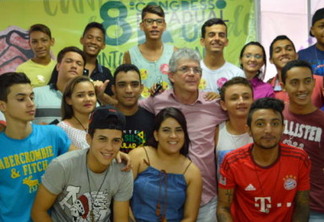 Ao lado de Ricardo, Adriano participa de plenária da Juventude Socialista, em Campina Grande