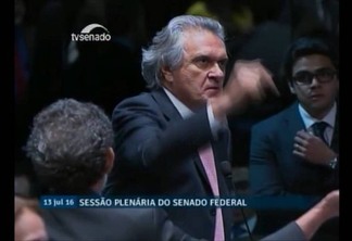 BATE-BOCA NO SENADO: Senador paraibano é acusado de está drogado em plenário