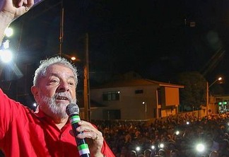 Em Pernambuco, Lula diz que derrotar impeachment 'está mais fácil' e que seis senadores 'definirão o destino do País'