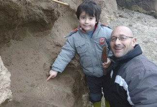 Menino de 4 anos encontra fósseis que podem ter 500 mil anos