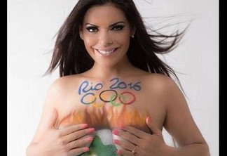 Miss Bumbum faz pintura corporal imitando a tocha olímpica da Rio-2016