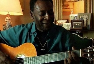 Pelé lança canção para Jogos Olímpicos; conheça a carreira musical do rei