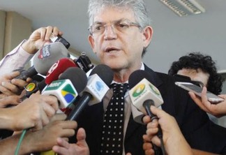 Ricardo Coutinho firma posição contra as reformas e não foi ao encontro dos governadores do PSB com Temer ontem